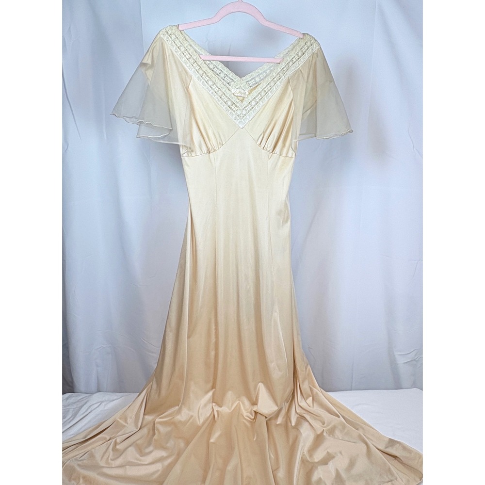 Vtg Le Voys Nightgown Cream Lace Empire Flutter Sleeve Maxi Gown Coquette AS IS